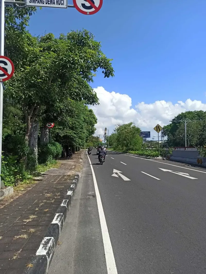 DIJUAL TANAH DI JALAN RAYA SUNSET ROAD KUTA BALI - Bali in Bali