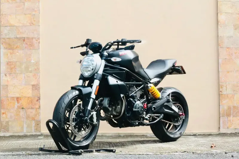 Ducati monster 797 ABS 2018 like new siap pakai - Vehicles in Bali