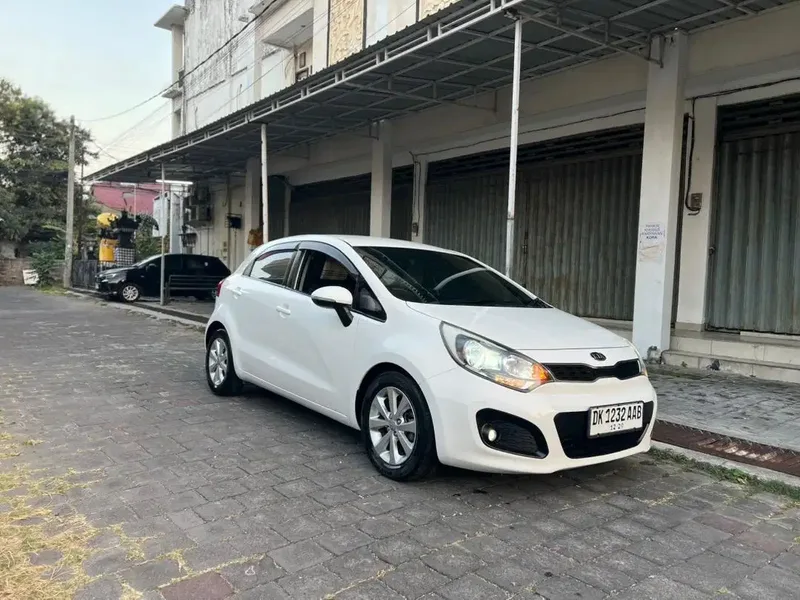 Kia rio se 2012 matic - Vehicles in Bali