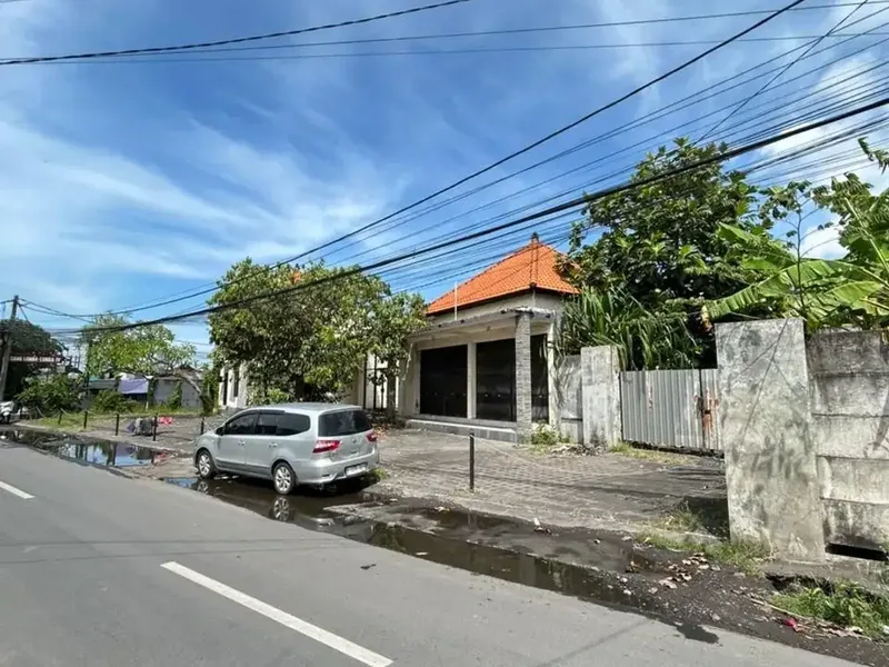 Dijual Tanah Bonus Bangunan Area Denpasar Selatan Lokasi Komersil - Real Estate in Bali