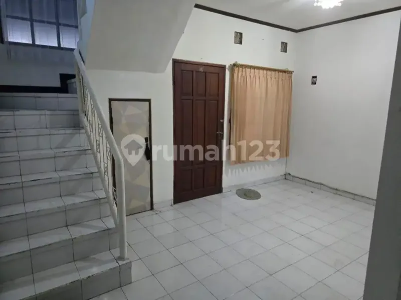 Bebas Banjir, Rumah, 2 Lantai, di Pemogan Dibawah Harga Pasar - Real Estate in Bali