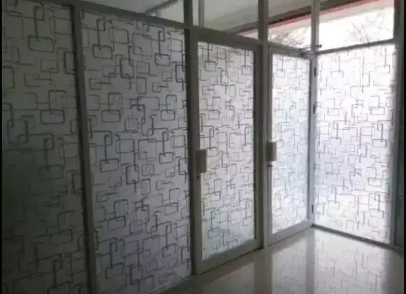 Ruangan yg terkena mataharikurangi dg pasang stiker sanblas& kaca film - Home & Garden in Bali
