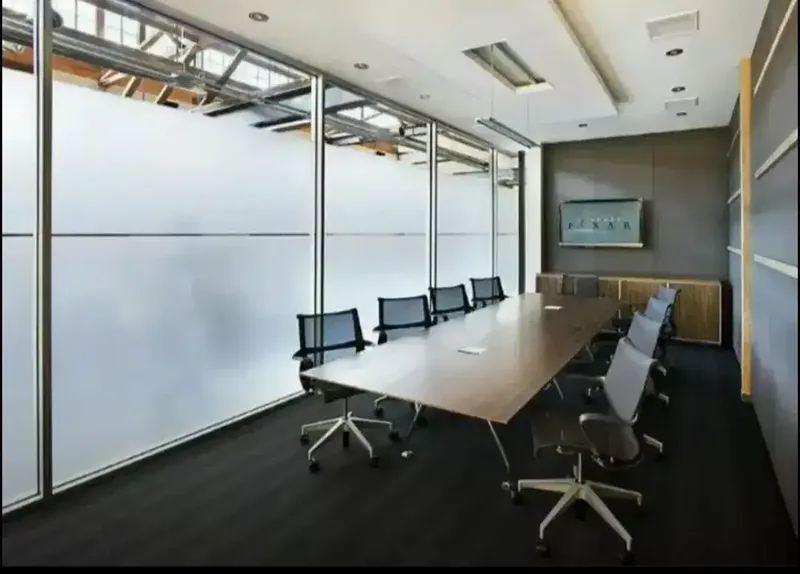 Utamakan lapisan kaca gedung kantor dengan stiker sanblas kaca film - Other in Bali