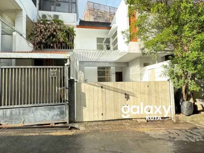MODERN TROPICAL HOUSE IN PURA MERTASARI FOR SALE OR LEASEHOLD - Real Estate in Bali