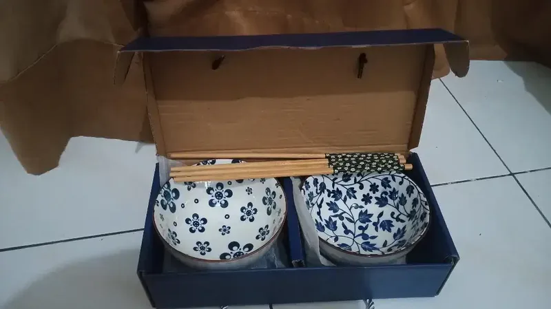 Mangkuk set premium Bahan keramik tebal(mangkok2+4sumpit)+box uk11x6cm - Home & Garden in Bali