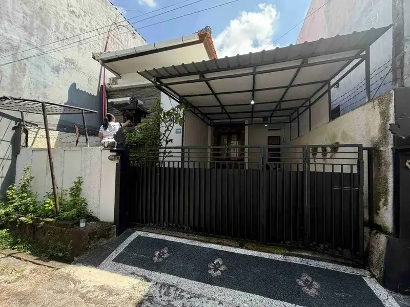 Jual Rumah 1lt Luas Tanah 132m² Jl Gunung Guntur Denpasar barat area strategis Hunian. i - Bali in Bali