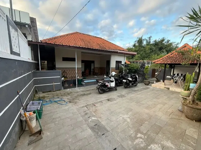 rumah kontrakan luas dan asri pet friendly - Bali in Bali
