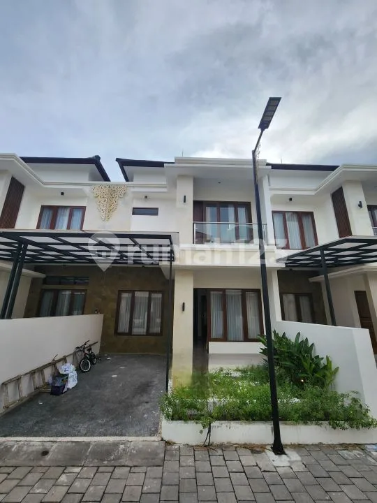 Rumah One Gate System, Kawasan Elit di Nusa Dua YT - Real Estate in Bali