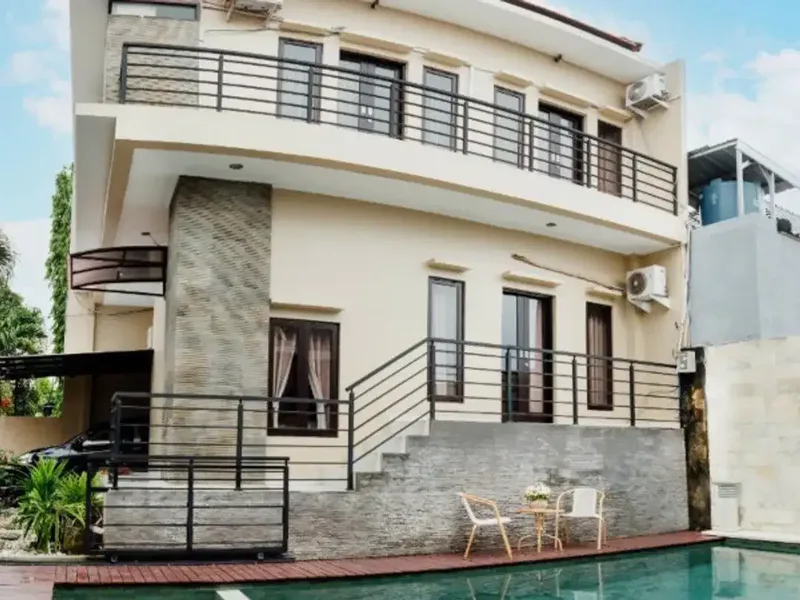 VILLA 2 LANTAI DI PERUM PERMATA ARIZA JIMBARAN BADUNG, BALI - Real Estate in Bali