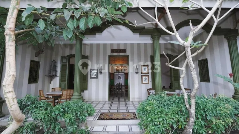 Charming 2 Bedroom Dutch Style House Near Seminyak - Real Estate in Bali