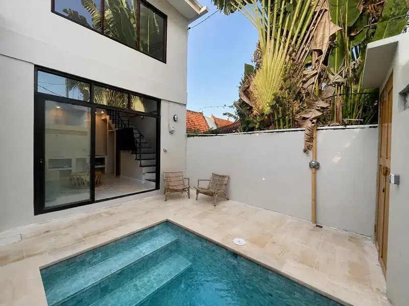 BEACHSIDE VILLA IN BATU BOLONG CANGGU - Real Estate in Bali