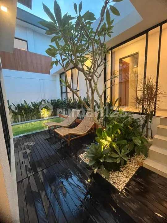Tropical Villa In Kedampang Kerobokan - Real Estate in Bali
