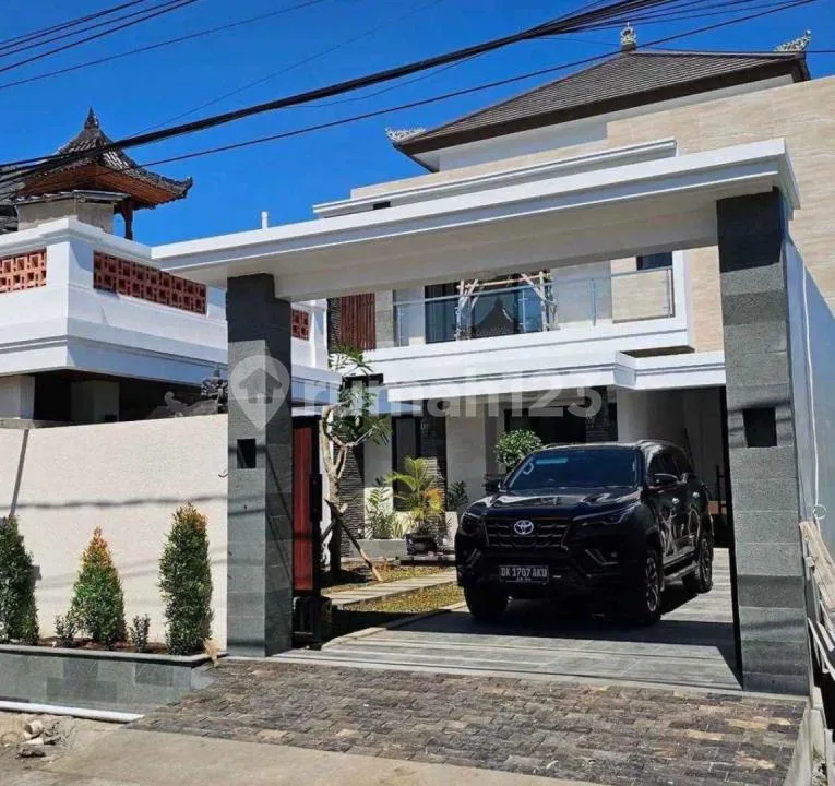 Rumah Mewah 2 Lantai Lokasi Tukad Badung Renon Denpasar - Bali in Bali