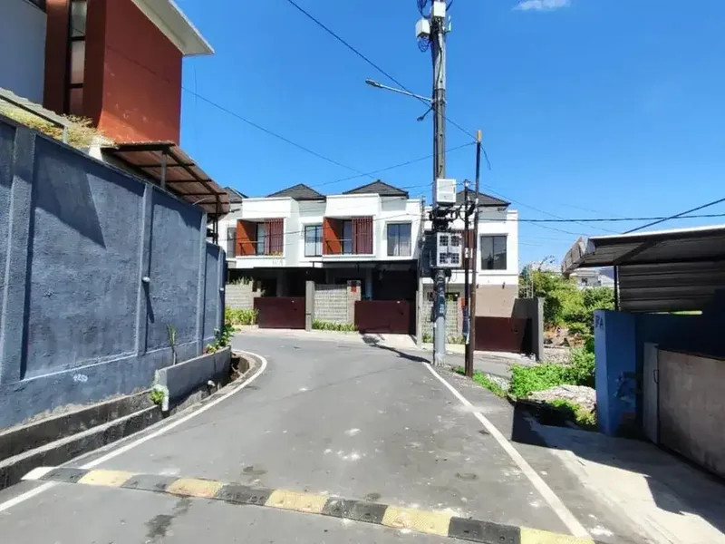 Rumah Dijual 2 Lantai Ubung Lokasi Strategis Pusat Kota. - Bali in Bali