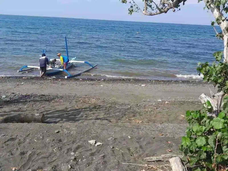 Jual tanah harga miring langsung pantai Singaraja - Real Estate in Bali