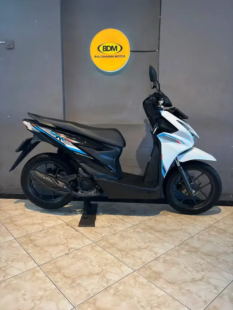 Beat fi thn. 2025 cash. Bali dharma motor - Vehicles in Bali