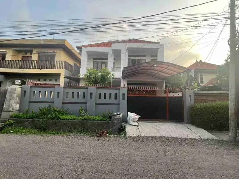 Rumah 2 Lantai Renon Dekat Lapangan Puputan - Real Estate in Bali
