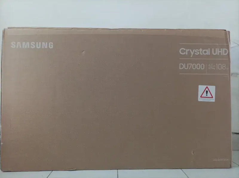 Samsung 43 inchi smart TV 4K UHD Netflix YouTube Digital BARU Resmi - Electronics in Bali