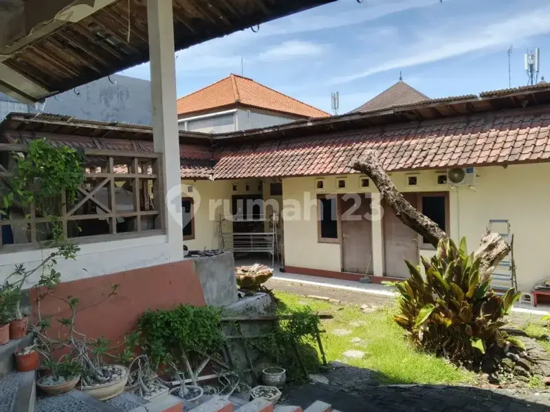 Dijual Rumah dengan Lokasi Strategis di Denpasar Barat - Real Estate in Bali
