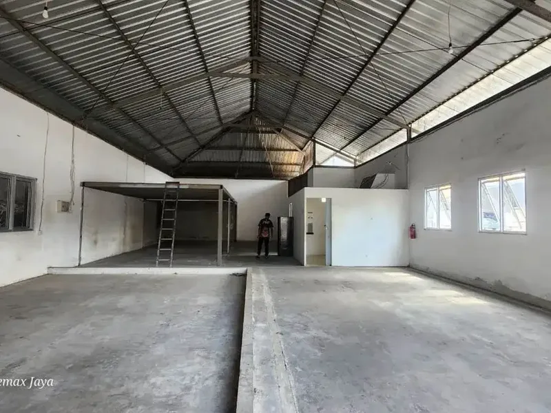 Gudang Disewakan di – Akses Kontainer & Parkir Luas, area Gatsu Barat. - Real Estate in Bali