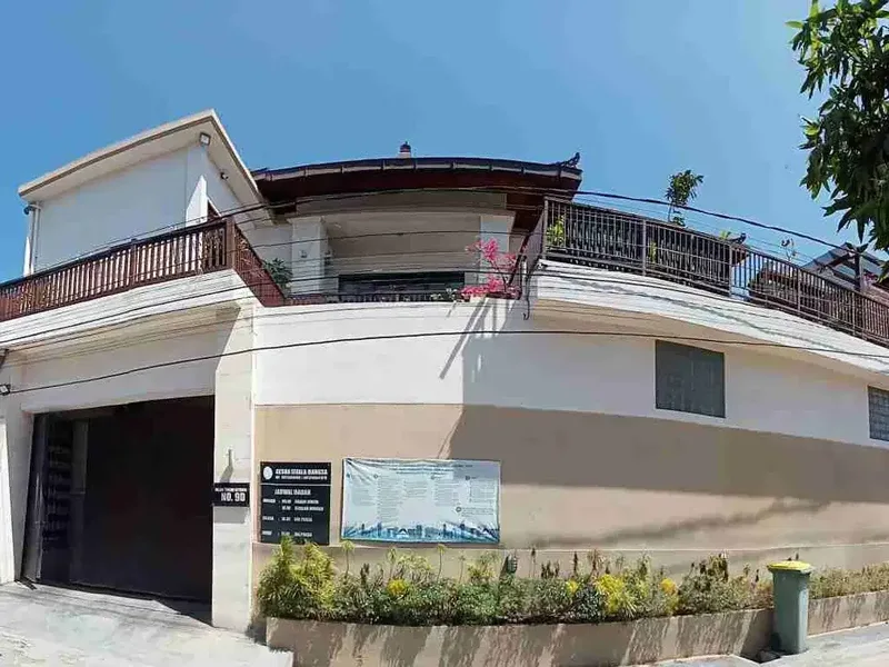 Rumah Mewah 2 Lantai Full Furnished Sentral Renon Denpasar - Real Estate in Bali