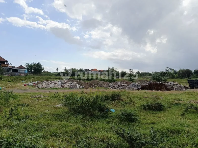 Tanah jalan utama untuk gudang atau bangunan komersil - Real Estate in Bali