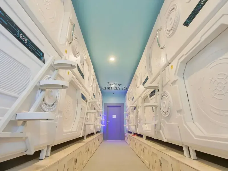 RUKO 3 LANTAI BEKAS HOTEL CAPSULE SIAP OPERASIONAL DI JL. NAKULA – DEKAT SUNSET ROAD - Real Estate in Bali