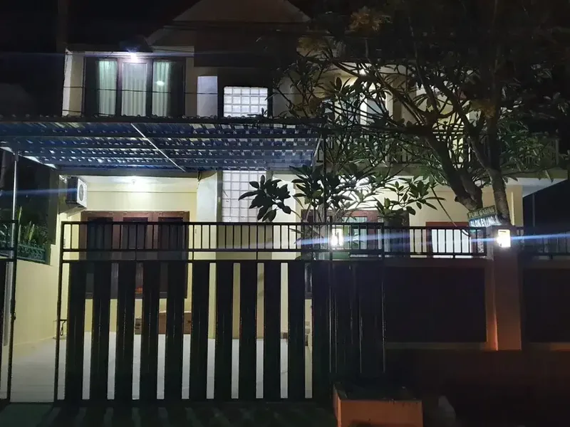 Rumah 2 Lantai 4 Kamar Tidur Fully Furnished Disewakan di Jimbaran - Real Estate in Bali
