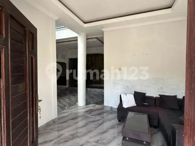 Disewakan Rumah Modern 4 Kamar Tidur Lantai 2 - Real Estate in Bali