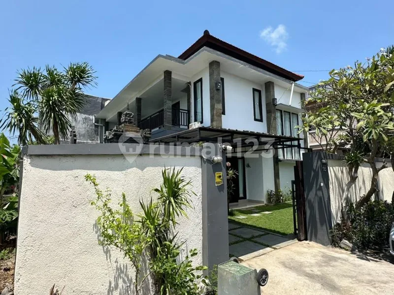 For Yearly Rent Exclusive Villa With Stunning Rice Field & Mount Agung Views And Sunrise Views In The Morning - Real Estate in Bali