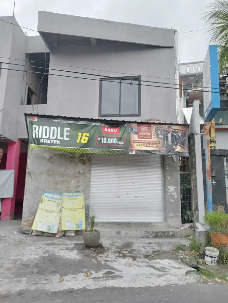 Ruko sebelah sekolah, hotel, di kampung dekat terminal ubung - Real Estate in Bali