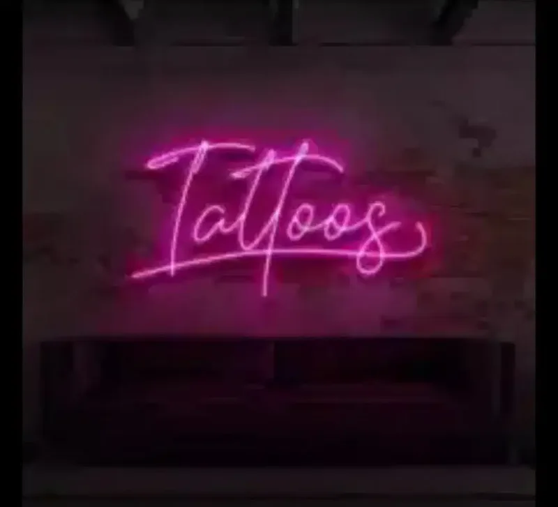 Mengerjakan letter timbul Papan nama neon box,sticker printing sunblas - Home & Garden in Bali