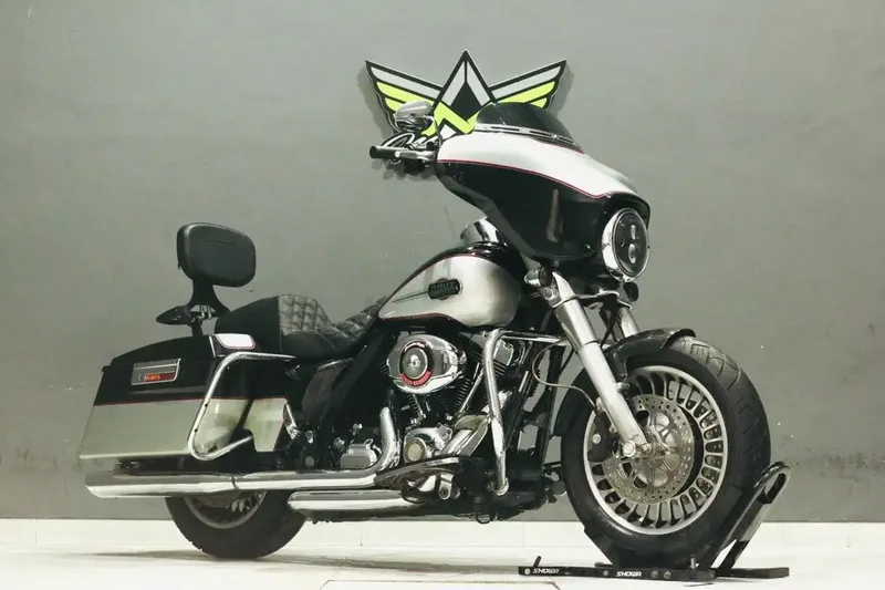 Harley Davidson Ultra Classic, Street Glide, Roadking - Vehicles in Bali