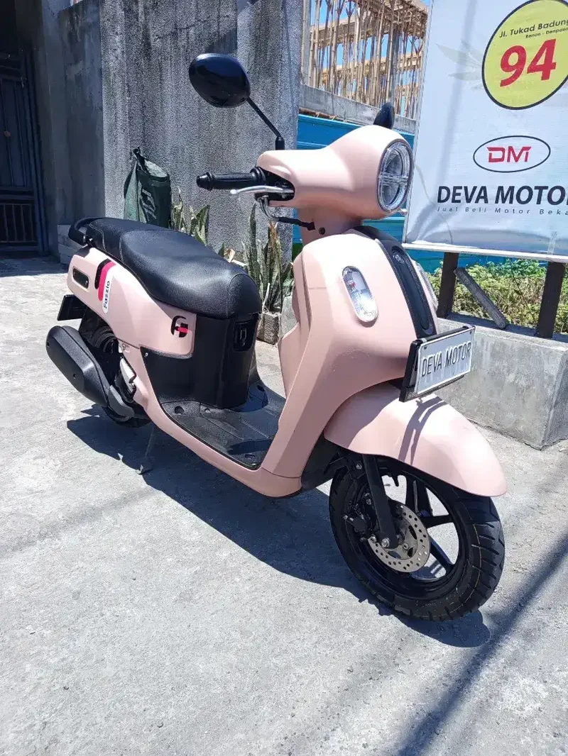 Faziio putih 2024 Deva motor - Vehicles in Bali
