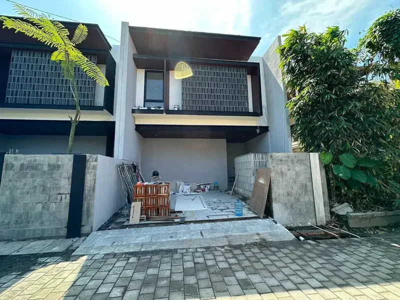 Dijual Villa Tropical Modern Timeless Strategis LT 110m² KT 3 jalan Gunung Lumut Padang Sambian dekat Seminyak - Bali in Bali