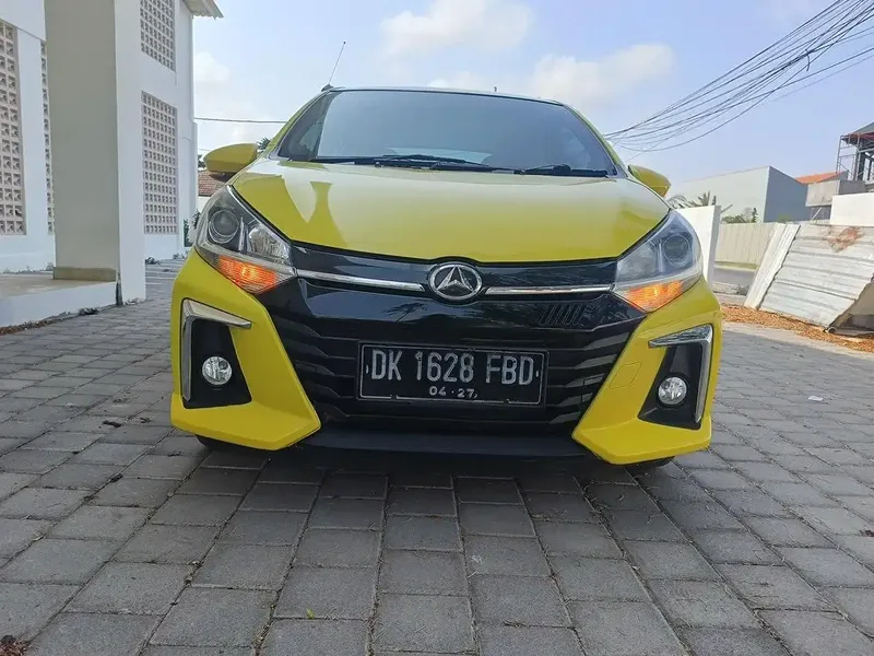 ayla 1.2 R deluxe AT 2022 // DP 4 jt - Vehicles in Bali