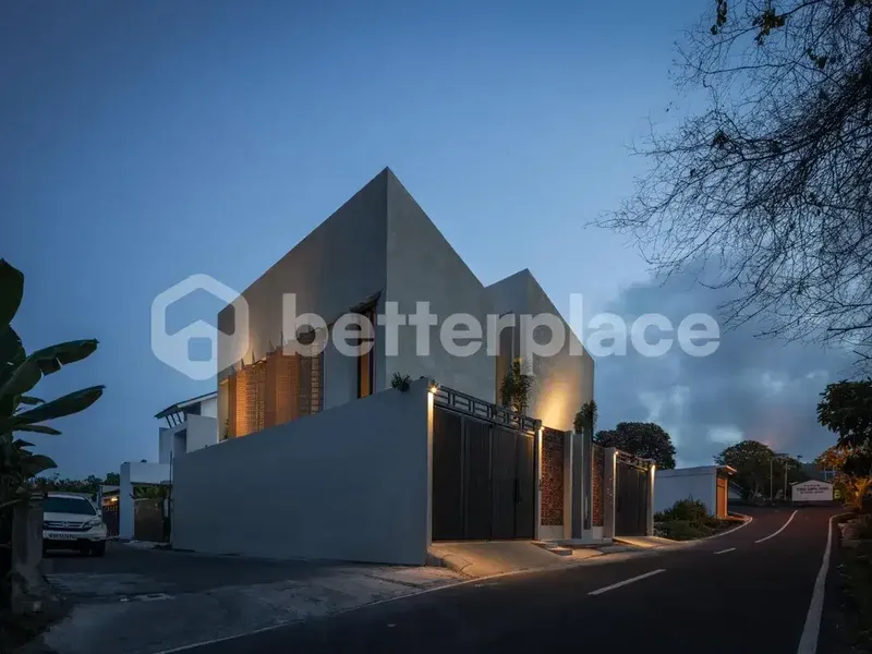 Turnkey Modern Leasehold Villa in Nusa Dua – Private Pool & Prime Accessibility - Bali in Bali