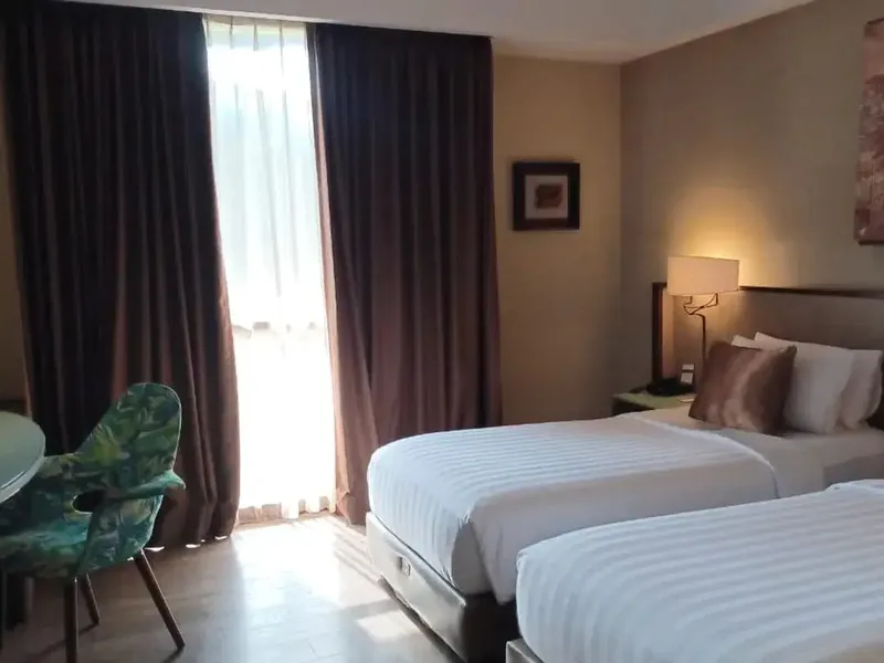 DIJUAL CONDOTEL DOUBLE BED SIAP HUNI DI  MERCURE BALI LEGIAN - Real Estate in Bali