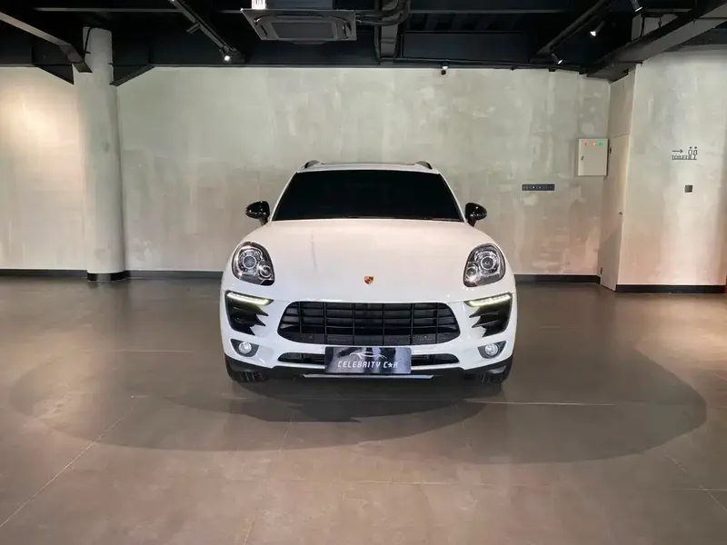Porsche Macan 2.0L PDK AT 2014 - Vehicles in Bali