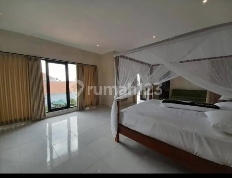 Villa Lengkap Lokasi Strategis View Sawah Dekat Pantai di Munggu - Real Estate in Bali