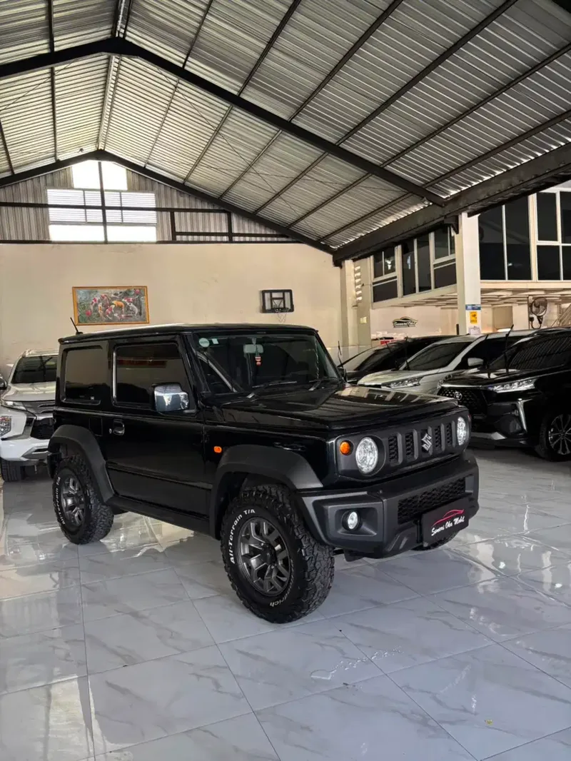 SUZUKI JIMNY 3PINTU 4X4  HITAM - Vehicles in Bali