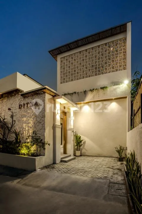 Yearly Rental 3 Bedrooms Villa Kerobokan - Real Estate in Bali
