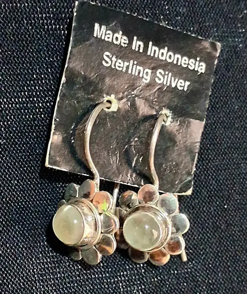 Anting wanita moonstone perak 925 - Fashion in Bali