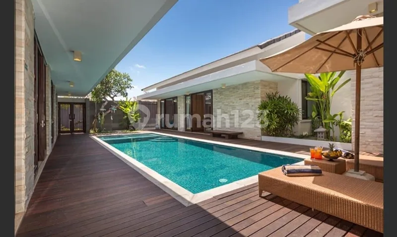 Yearly Rental,5 Bedrooms Villa With Ocean View In Nusa Dua - Real Estate in Bali