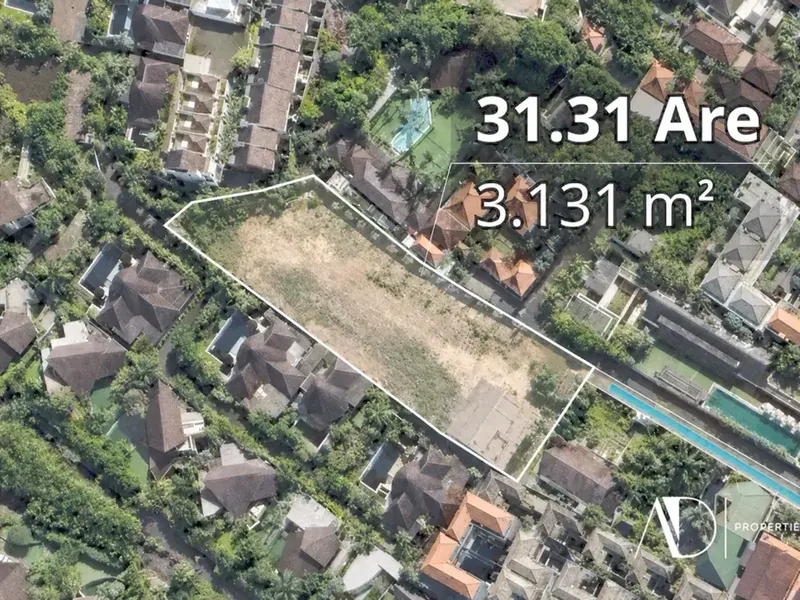 FREEHOLD | PRIME COMMERCIAL LAND IN OBEROI, SEMINYAK - Real Estate in Bali