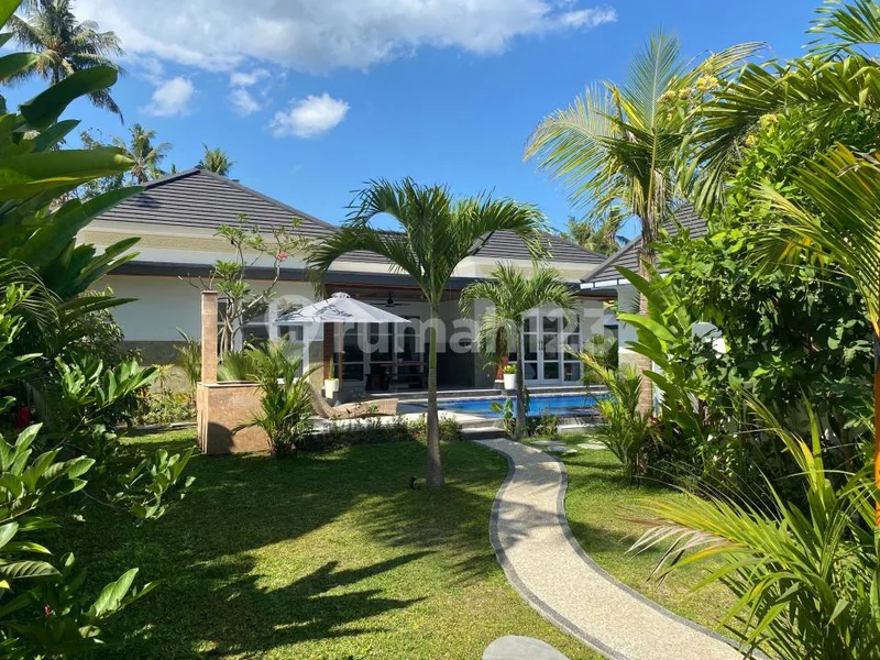 Modern Brand New Villa On 500 MÂ² Freehold Land In Central Lovina - Real Estate in Bali