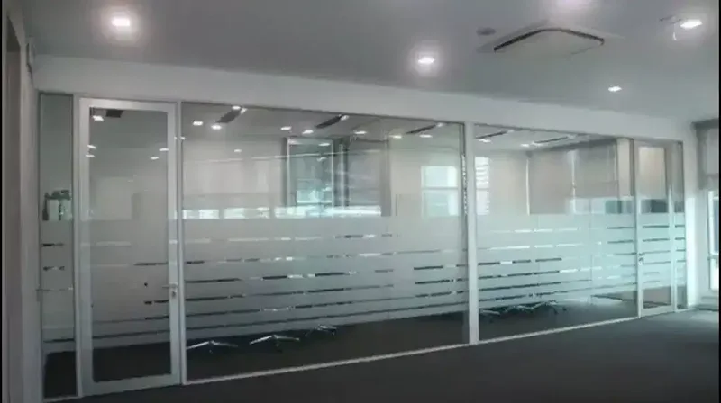 Stiker sanblas banyak motif dan kaca film pelengkap interior kantor - Other in Bali