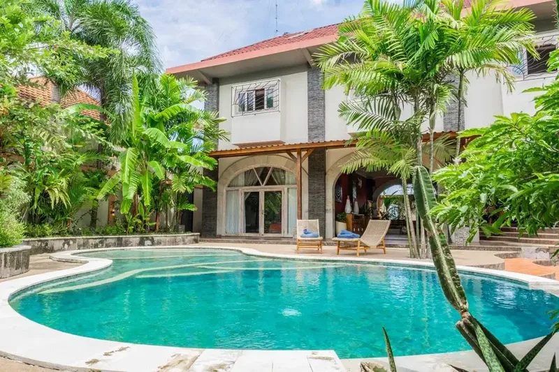 Villa ARON 5 BEDROOMS FOR SALE - Bali in Bali