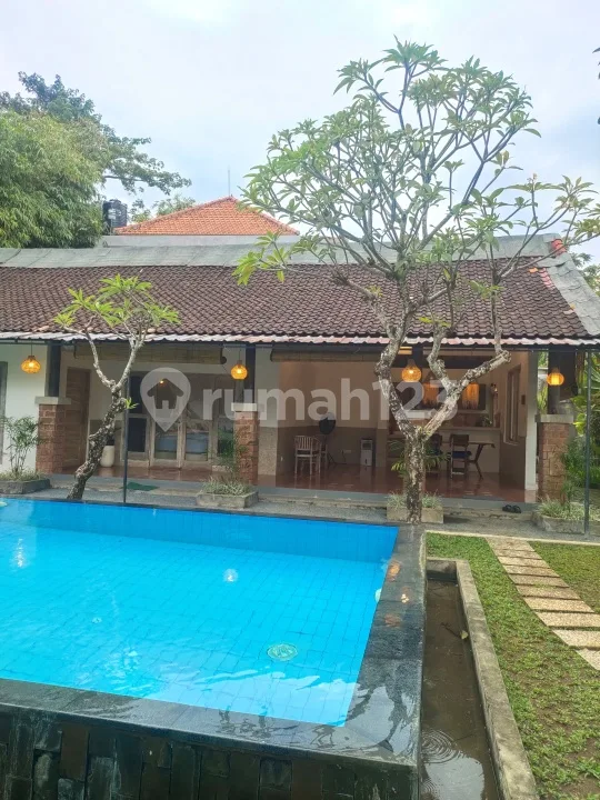 Villa dengan Private Pool Dekat Pantai Sanur - Real Estate in Bali
