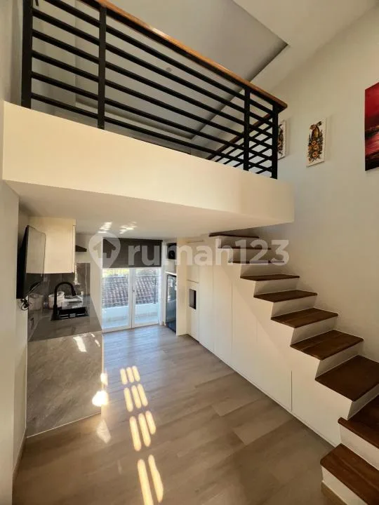 Disewakan - Hunian Modern dengan Gaya Mezzanine di Kawasan Nusa Dua, Fully Furnished, Dekat dengan Politeknik Pariwisata Bali - Real Estate in Bali